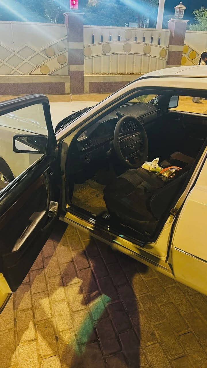 مرسيدس دب موديل ٩٠ رقم بغداد انكليزي ابأسمي السنويه لل٢٠٣٠ مكينه ٢٥٠٠ غرفه جديده منضومة تبريد هايبرد السعر ٦٥ وبيها مجال للاستفسار على الرقم
***********
