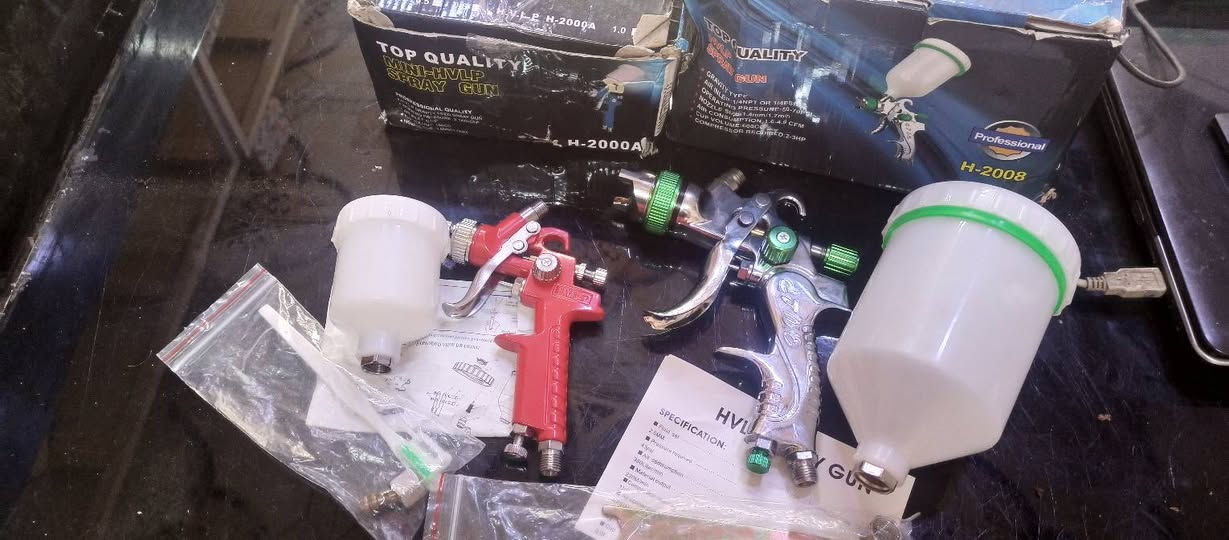 مسدسات حجم كبير اوحجم صغير الكبير نوزل 1/4ولصغير مال رشات اصغار تكحيل ايصير هم مركتهن امزون مو صيني العادي توصيل موجود ***********واتساب
