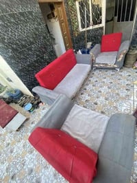 تخم لون احمر نضيف.  مع فرشاتة السعر 95 وبي مجال للشراي  ثلاث قطع خمس ن...