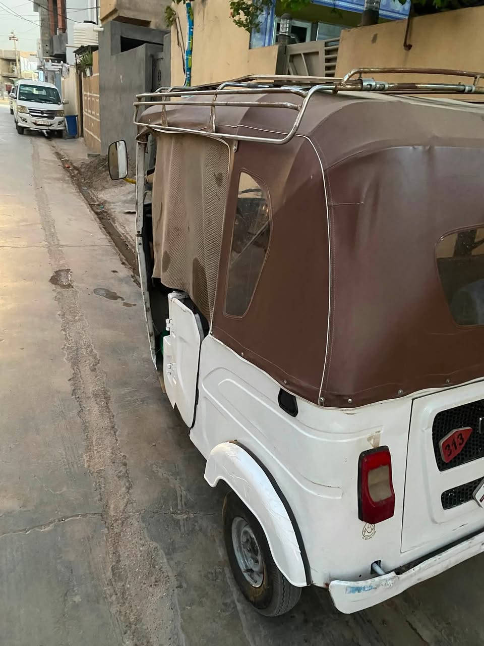 السلام عليكم متاح تكتك خير من الله البارحه جبتها من الفيتر صارلها شهر مكينه طشرتها وتبديل عام كله شركه واكسل جفته شركه وكير خير من الله تخم تاير جديد صدر امامي خلفي جديد شركه كابريته وعقل جديد تعمير الكهربائيات عنابر ودسكات وفلنجات جديد جادر جديد جامرلغات جديد تكتك صرفتلها فوك المليون بهذا الشهر تكتك خير من الله تاخذها ماتفكر بيها سنتين اليريد يتصل ***********وتعمير جديد الطخطخه
