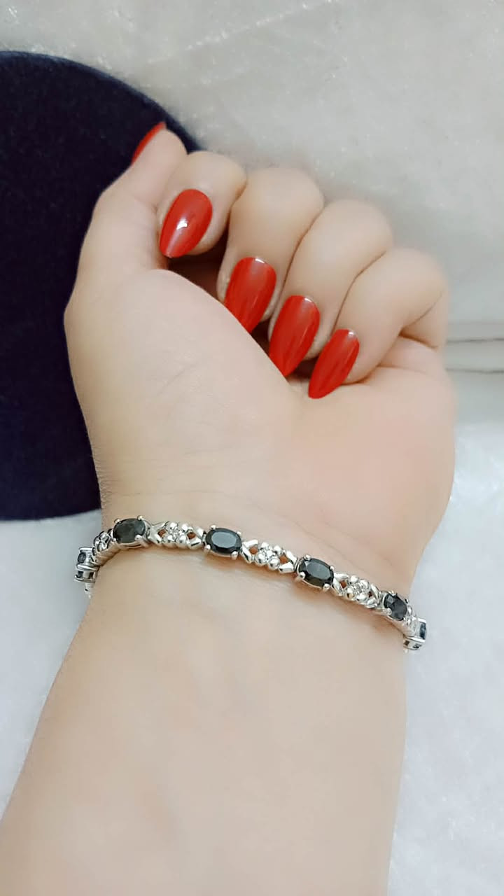انسيال فضه ايطالي عيار 925
متوج بأحجار الزوفير الطبيعى


**إذا كنت صاحب هذا الإعلان وتريد حذفه لأي سبب، رجاءا أرسل رسالة إلى الدعم الفني**