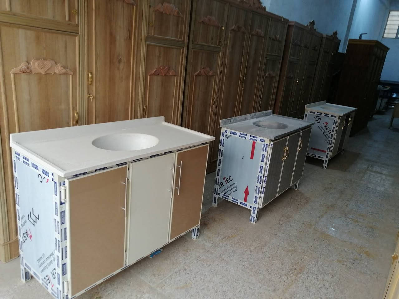 السلام عليكم للبيع اسعار مناسبه العنوان بعقوبه كاطون الرازي شارع ابو رباح قرب مرطبات لسيد مزاد ابو كرار الغريباوي ***********
