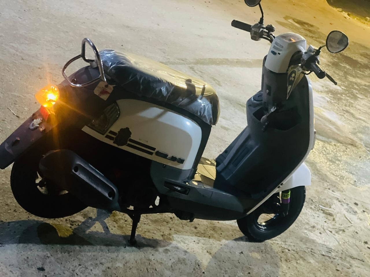 السلام عليكم شباب دراجه ماكس بوليس كفاله عامه للبيع مكان نجف تواصل خاص هذا رقمي ***********
