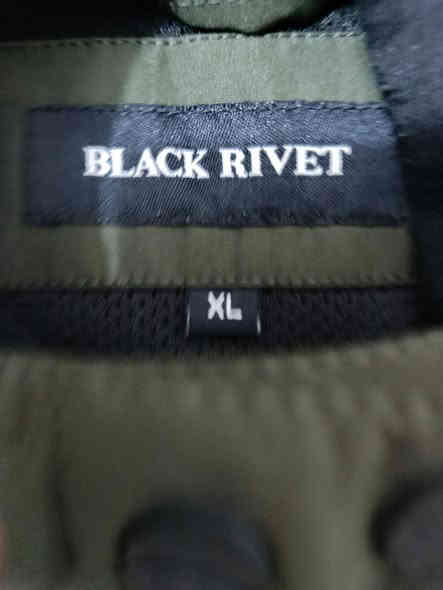 متوفر قمصلة اوتلت اوربي 
الماركة : BLACK RIVET جلاتين 
........................... 
القياس : XL 
....................... 
السعر : 25 ألف
التواصل واتساب ***********
