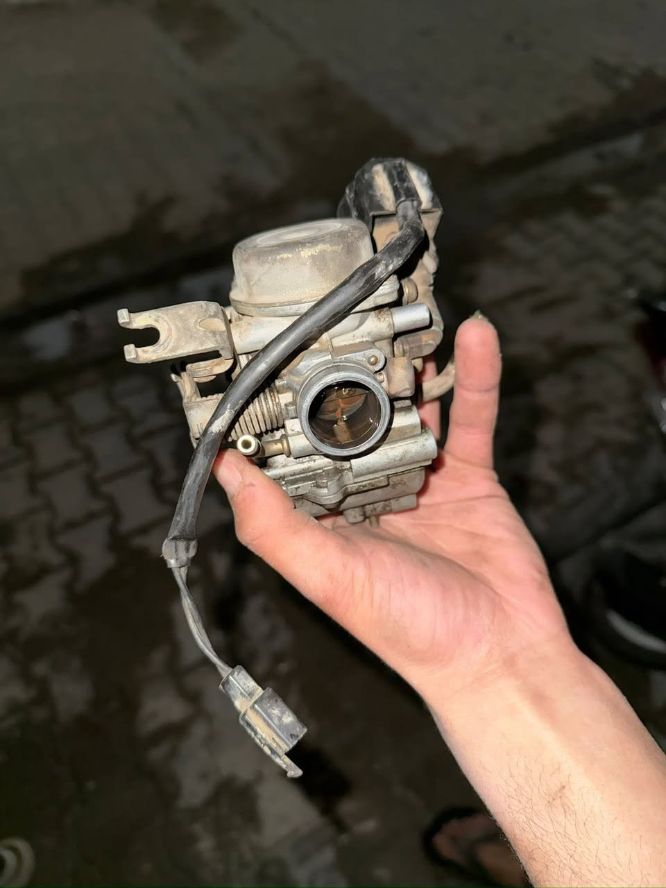 سلام عليكم كابريتر مال حاويه مال 120 
سعره 35 وبيه مجال مكاني بغداد الحريه جسر دباش 
رقمي ***********
