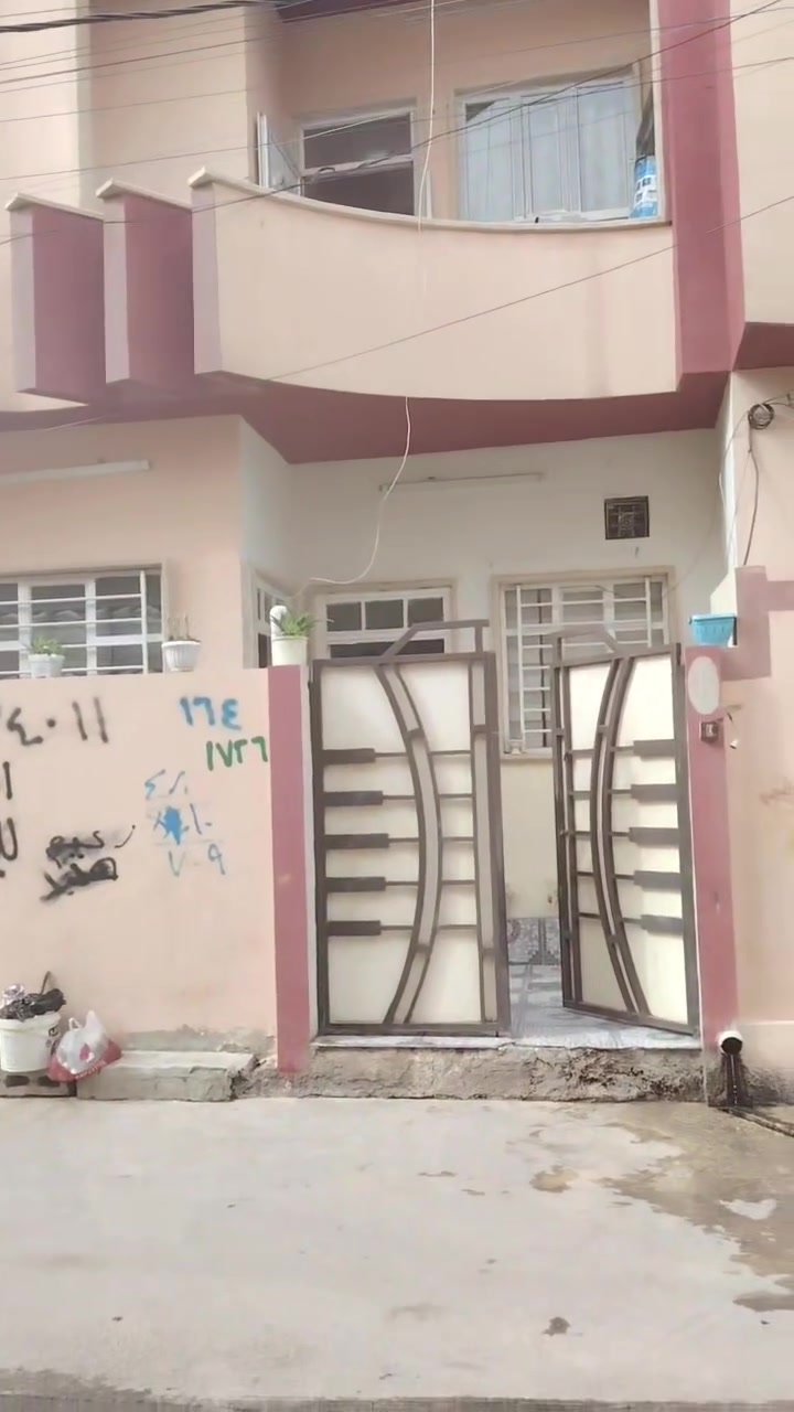 دار للبيع الرشيدية قطاع الرابع باب الحاره الفرع المقابل لجامع أمة محمد  المساحة 85 متر طابقين
للتواصل
***********
***********

