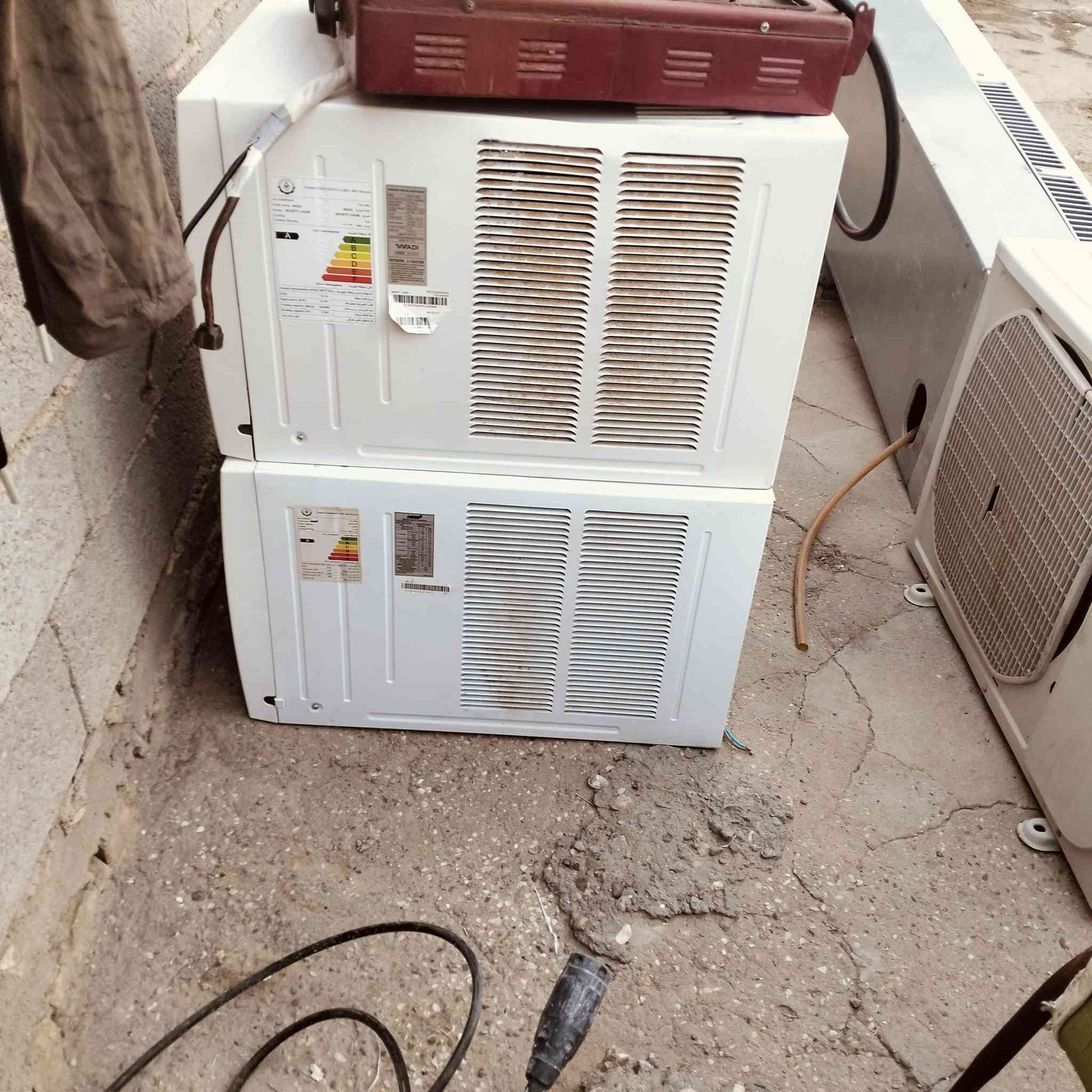 سلام عليكم مكيفات جدد مستخدمات شي بصيط وسبلت 2 طن شغال شرط بارد  ***********

