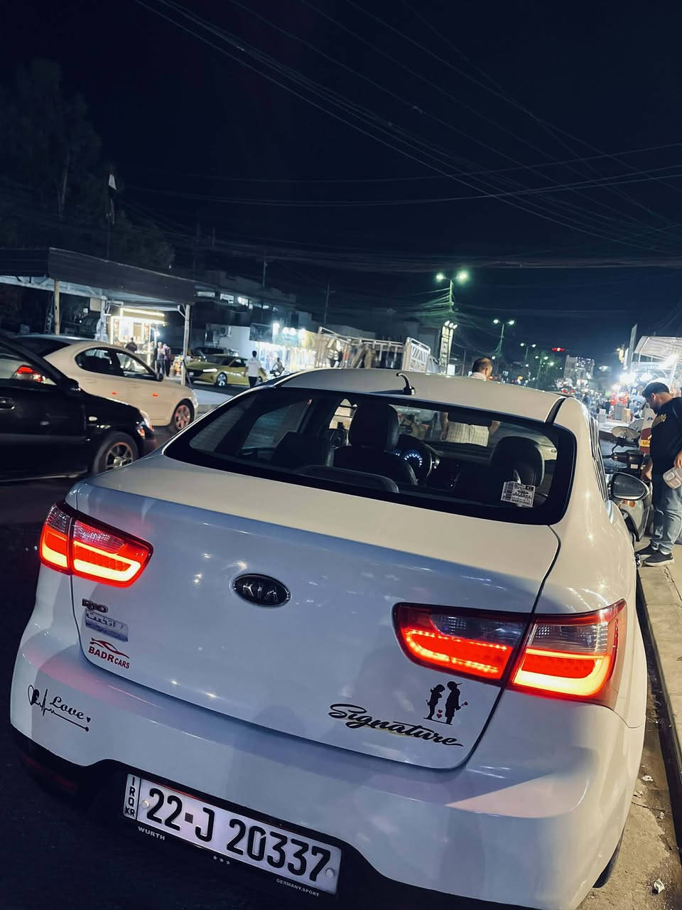 السلام عليكم 
كيا ريو 2012  رقم اربيل باسمي  محرك 16 محرك لا صرف ولا نفخ كير شرط تبريد شغال  بيها 3 قطع صبغ بدون دواخل وبيها مكانتين صبغ تفاصيل اكثر عل رقم ***********
