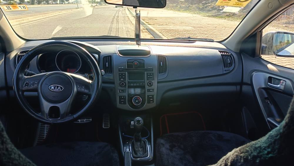 سيراتو موديل 2011بيها مكانين صغار صبغ بدون ضرر بدون دواخل سنوية جديد كوبون بنزين موجود سعر 105 وبيها مجال مكان السيارة كركوك رحيم اوة 
*********** كركوك, العراق
