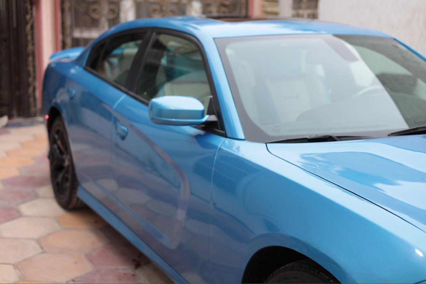 حياكم الله 
جارج  لون بحري مميز
خليجي
2019
ماشية 71 الف ميل
محرك //V6 //3600
حادثها 
طخة بالجاملغ مال الصدر
وراجع  بارد بدون قطرة صبغ
فقط الدعامية الامامية مصبوغة
وبارد بالبنيد قليل
وارباك فقط تنتة مال الصدر
السيارة نظيفة شوفة عينكم
فول مواصفات 
فتحة بنوراما
تحديد سرعة
شاشة كبيرة
تبريد  منفصل
نقطة عمياء
حساس خلفي
وهواية مواصفات بيها
رايدها 267 ورقة 
وبيها مجال بسيط 
حق الجية
#***********
