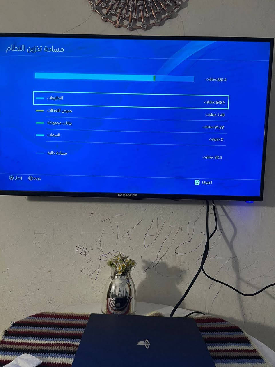السلام عليكم بلي 4 برو مهكر نظام 9 واحد تيره بيه 10 العاب وجوستكات 2 جهاز نظيف مفتوح مره واحده للتصليح السعر 320 وبيه مجال ... مكاني بغداد / م الصدر الهاتف واتساب فقط ***********
