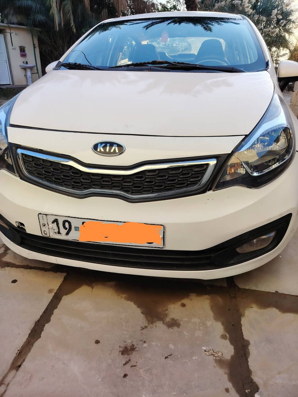 السلام عليكم.. بيع مستعجل كيا ريو موديل ٢٠١٣ خليجي مكينة ١٦٠٠ اللون ابيض رقم كربلاء دولي السيارة جاهزة كير مكينة حدادية بيه طخة زغيرة با الجاملغ الأمامي مكان السيارة ديوانية السعر ٧٨$ وبيه مجال حك الجية الشراي يتصل *********** ابو عباس
