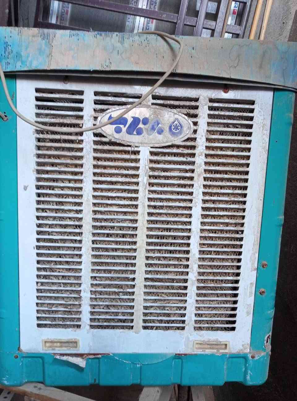 مبردة للبيع قياس 2500 السعر 65شغالة مكاني حلة شارع 80 الاتصال على رقم ***********
