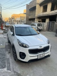 سبورتج 2018 مواصفات عاديه   بيها قطعتين صبغ مثل ماموضح بالسونار   سعره...