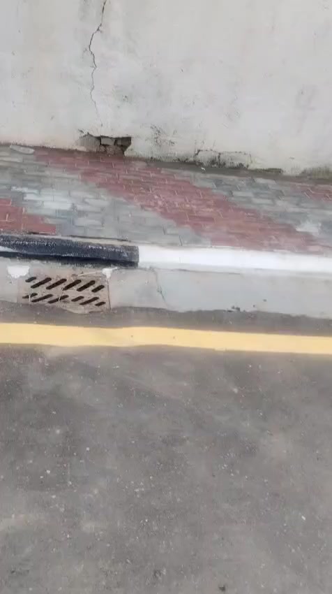 بيت طابو صرف خلف شارع الباشا شارع أبو دعاء المضمد طوريج أم الهوى المساحه 250متر يتكون غرفتين نوم 5x4 وصالة وصحيات داخلية وخارجية ومطبخ واستقبال وكما موضح بالفيديو *********** (.     ***********
