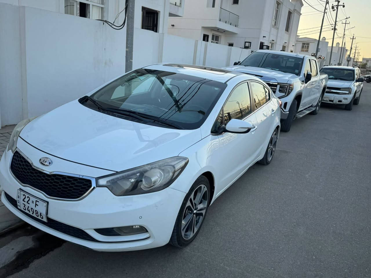 السلام عليكم
سيراتو ٢٠١٤ خليجي 🚗
سلايت 
تحكمات ستيرن
5 ويل كب 
السيارة بيهه بارد بلباب الخلفي جهة السايق
وشبر بالجاملغ الأمامي
مكينة ١٦٠٠ كفالة
منظومة تبريد جديدة ثلج(قطعتين)🥶
حدادية جديدة
كير كفالة 
السيارة فول ماعدى البصمة
السنوية ل٢٩
سعرهه ١٢٥ $$
العنوان ديوانية 📍 
للاستفسار *********** 📞
