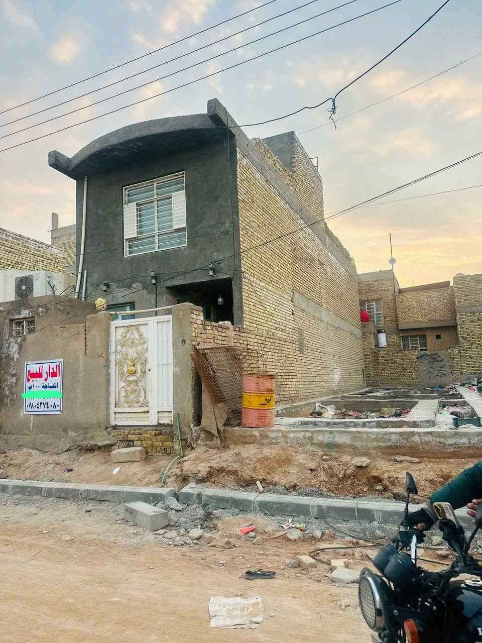 ١٠٠ متر طابقين الطابق الاول غرفه +صاله + مطبخ+ ضحيان داخليه ومكشوفه + استقبال + ضحيان خارجيه + سراميك و كاشي و سقف ثانوي و بورك + الطابق الثاني صب + غرفتين + صاله + ضحيات والأرضية بورسلين المكان الميلاد قراب الخماسي ركن لحولي


**إذا كنت صاحب هذا الإعلان وتريد حذفه لأي سبب، رجاءا أرسل رسالة إلى الدعم الفني**