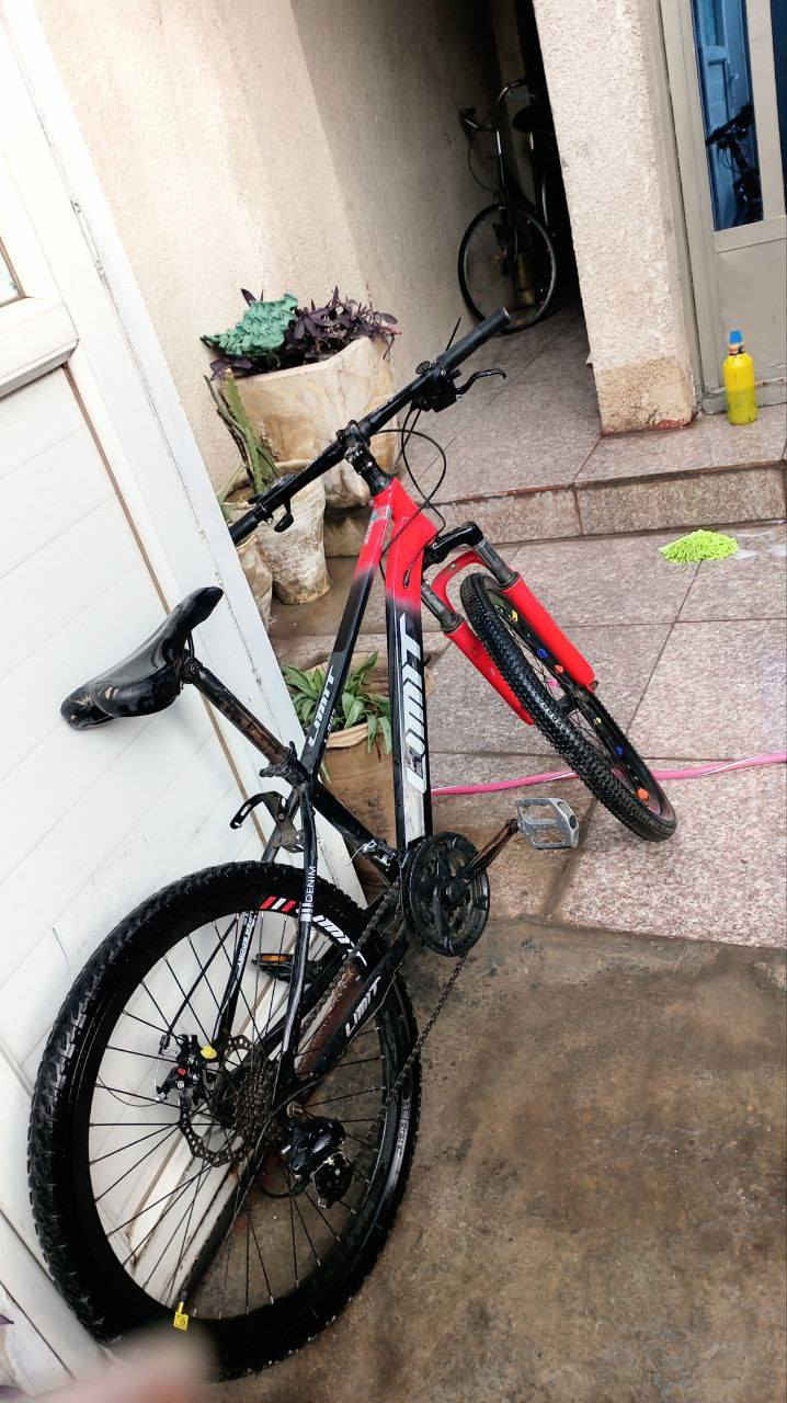 السلام عليكم بايسكل للبيع سعر ٨٥ الف وبي مجال بسيط حجمة ٢٤ وموديل ٢٠٢٥  العنوان بغداد الغزالية للاستفسار ***********
