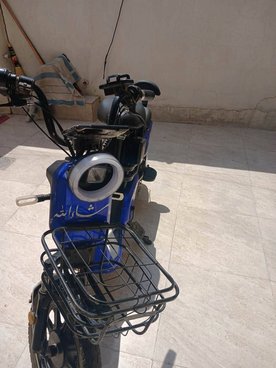 پاسکیل شحن بێ کێشەیە سعری 200  هەزار 

هەولێر ***********
