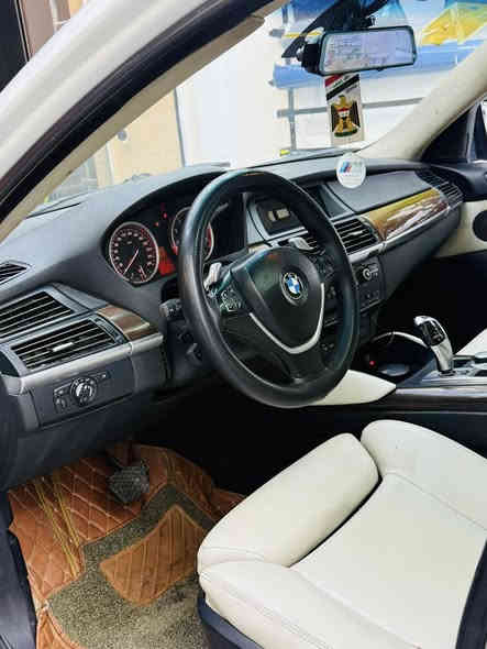 بي ام دبليو X6 موديل 2008 خليجيه بيه نص الجاملغ لامامي والباب مالصدر مبدل سياره حلوه وخير من الله مكينه  سته 54 توربو  السعر (145)
اتصال ***********
