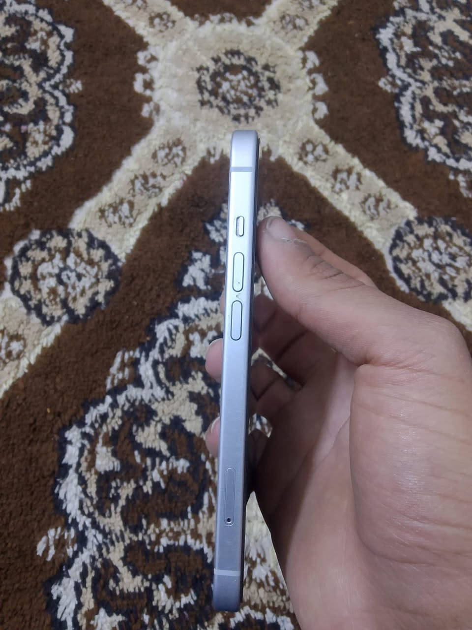 ايفون15 ذاكرة128 الجهاز نضيف 100‎%‎ مكفول من الزلغ ما مفتوح ولا مبدل بي شي ماستر عربي شرق اوسط ملحقاته كلها كاملة مكاني بغداد وهذا رقمي***********
