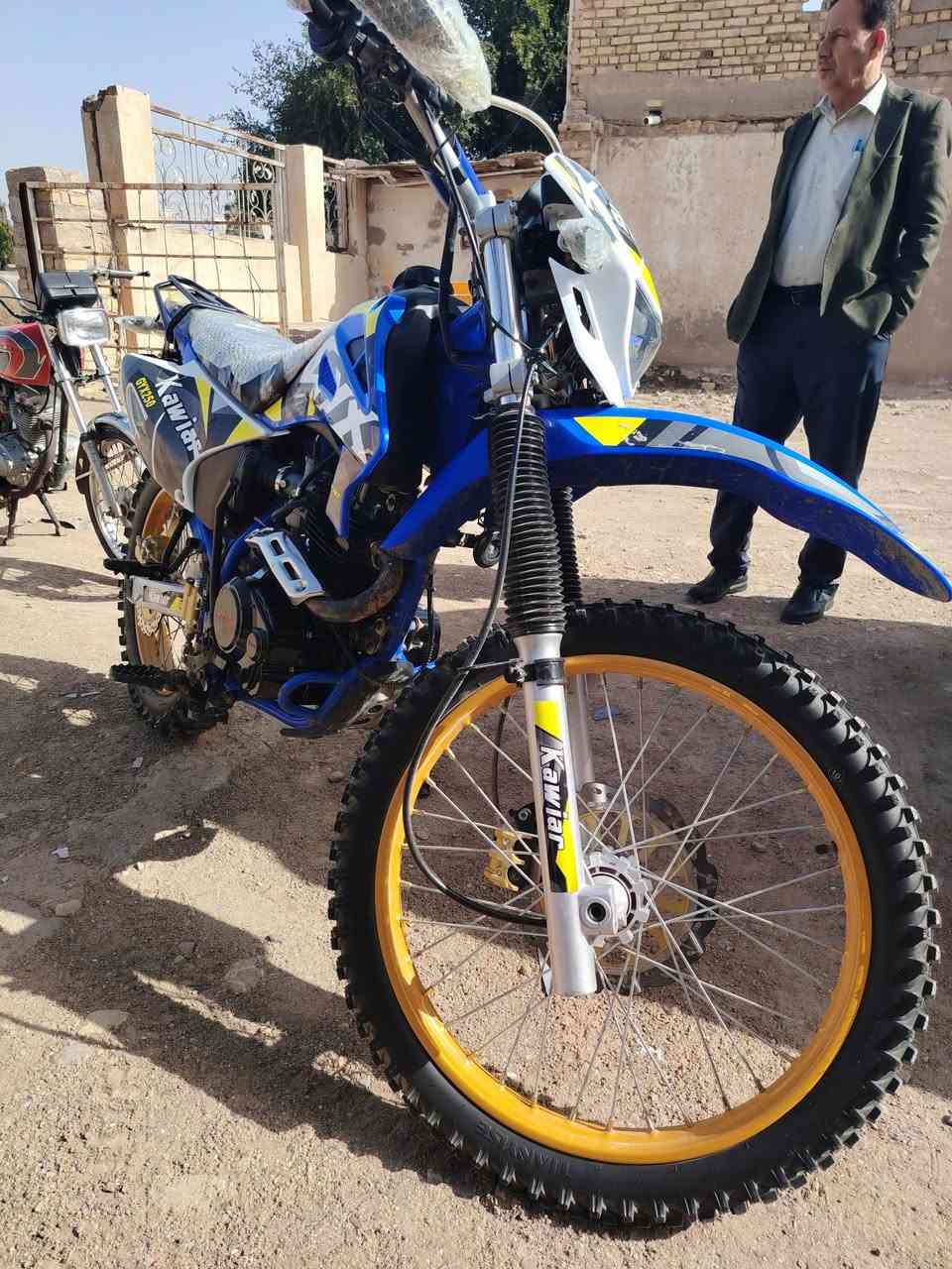 بيع او مراوس بأربعة كير رقم و سنوية
كاويار ٢٥ جديده
محرك ٢٥٠
ماشية ٣٣٥٠
مكان ميسان / علي الغربي
***********
