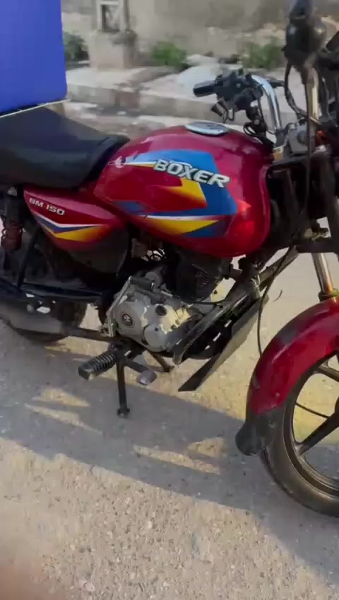 السلام عليكم دراجه بوكسر مديل ٢٠ دراجه كامله مكمله مجرد محتاجه تبديل مغنطه بخمسين ألف بس وهيه جاي تمشي طبيعي بس لان بيها صوت ب المكينه سبب مغنطه كهربايئات سلف هندر كلوبات كلشي كامل بيها اورق اورق اوراق مدفوع كمرك بس ترقم رايدها بمليون وبيها مجال قليل كلش لأن محتاج ارد ابيع لا اكثر ولا اقل مكاني الكزيزه رقمي ***********
