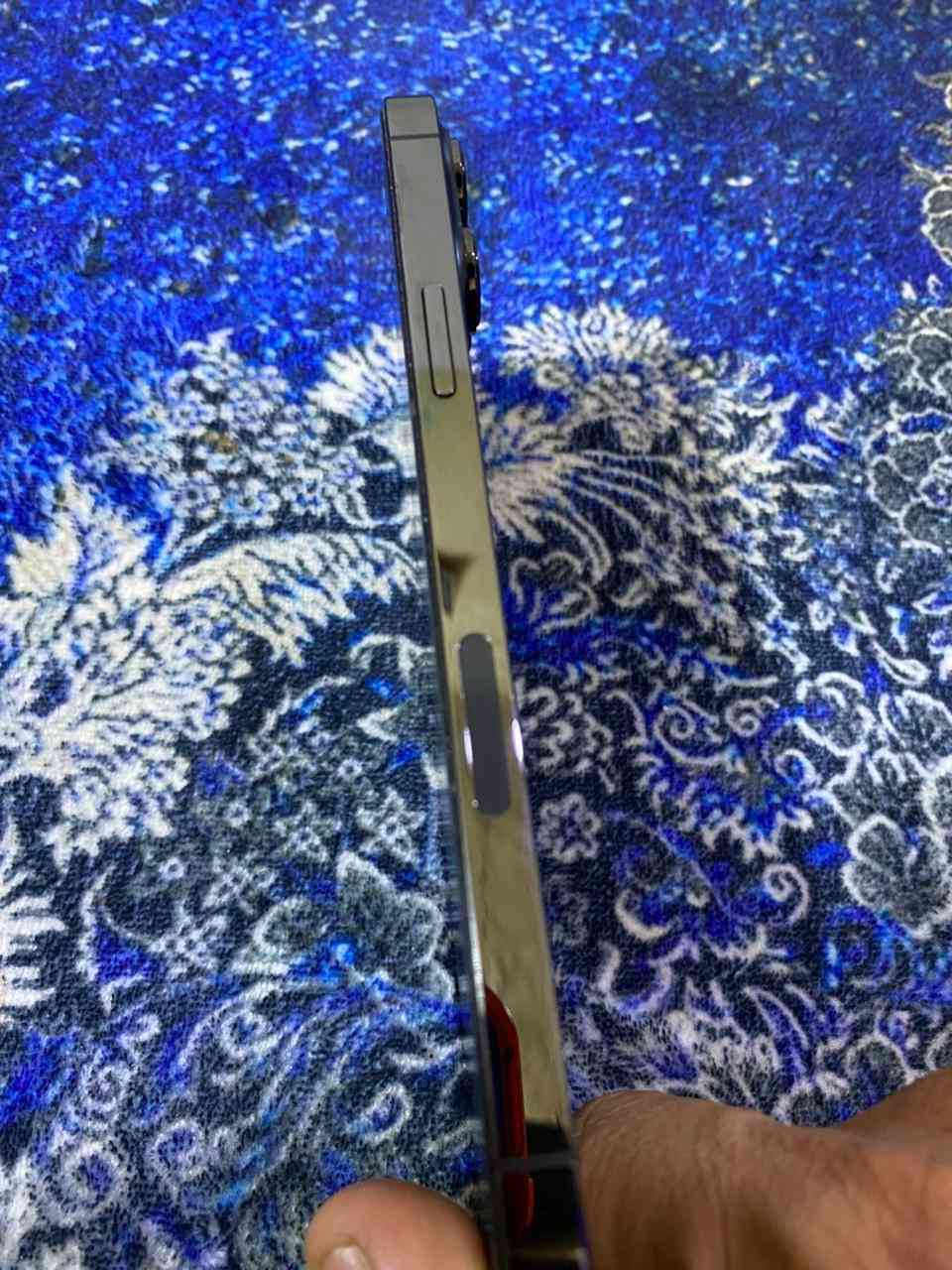 ‏سلام عليكم 13 Pro ماكس جهاز كله نظيف بطارية بلادي 80 ما مصعد ولا مفتوح￼ السعر 700 الرقم ***********♥️
