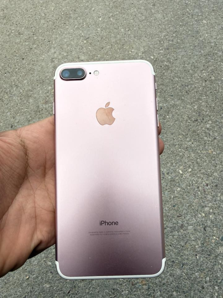 مكلف بل نشر 

سعره130 وبي مجال 
السلام عليكم. ايفون 7بلص 
بطاريه 100 
ذاكره 256
العنوان /دوانيه حي الفرات 
***********
النضافه 100٪ شخط واحد مابي هستوني مبدله شاشه وبطاريه
