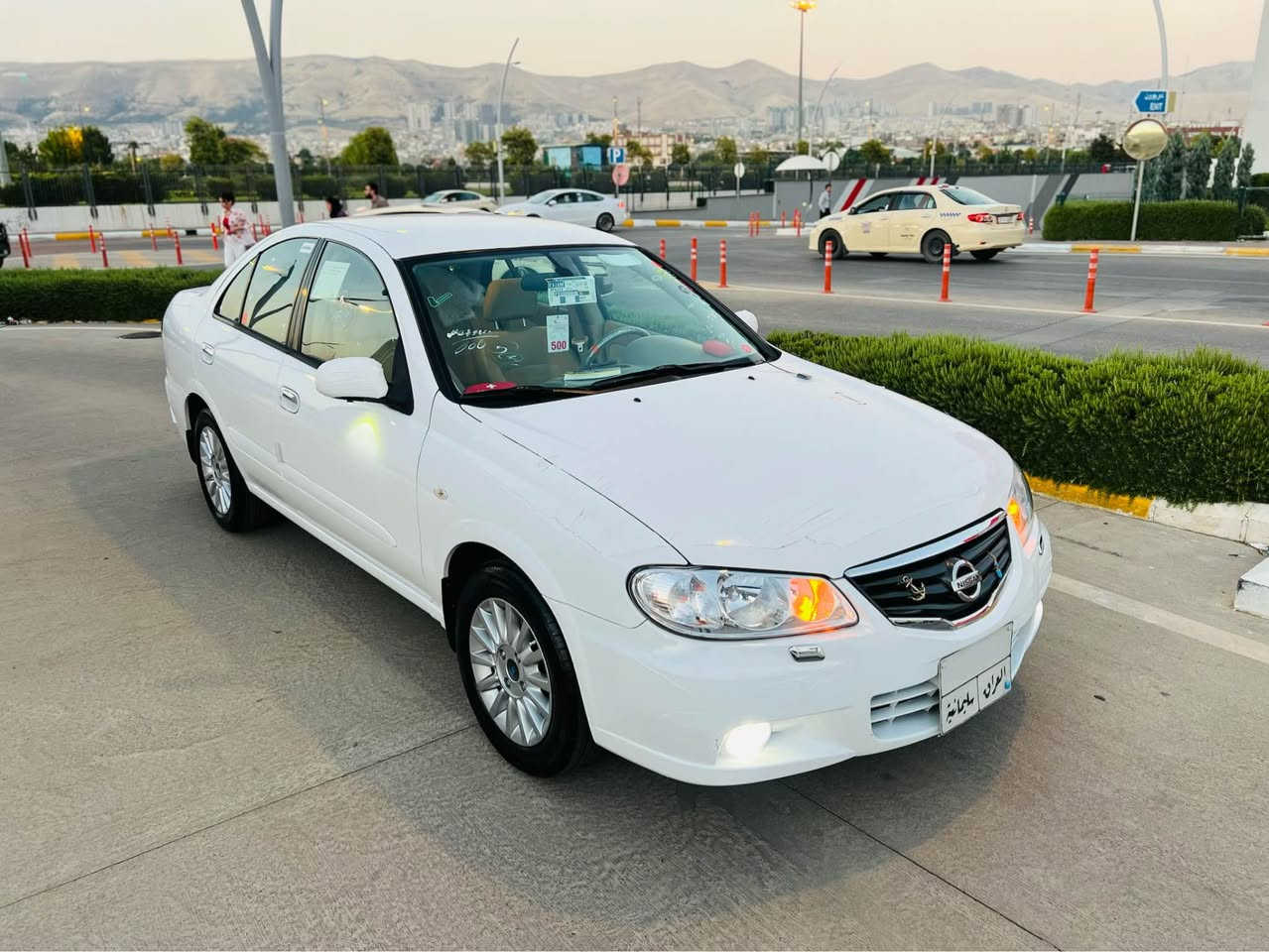 نیسان سەنی 2010 بۆفرۆشتن یابانی 
ئۆتۆماتیک
سپی بەفری 
چووار جام کارەبای 
کەلەو کۆنترۆڵ 
شوێن عەینەک  
چوار تایەو ویکی لۆک
مەکینە ڕەش بەشەرت 
سەنەوی٢ مانگی ماوە
بەس سنوقی بۆیاخە بێ ناوگرتن  
مەکینەت نەکراوەتەوە بەشەرت
شوێن سلێمانی 
***********
*********** السليمانية, العراق
