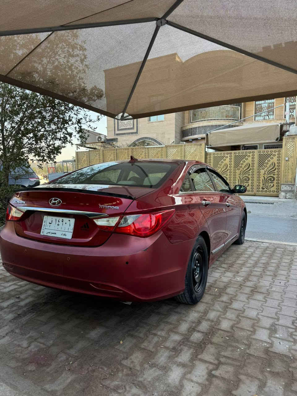 سوناتا للبيع موديل 2011 سيارة جديدة وارد امريكي حادثة باب سايق بدون دواخل قطعة وحدة فقط الباقي مكفولة محرك 2400 محرك كير مكفولات تخم تاير صدر  كله جديد رقم بغداد مشروع وطني سعر 96 ورقه مكان سيارة بغداد الرصافة رقمي ***********
