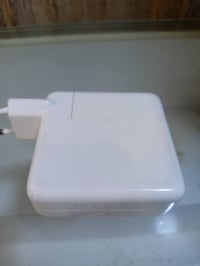شاحن ماك بوك • USB-C • ٦١ واط