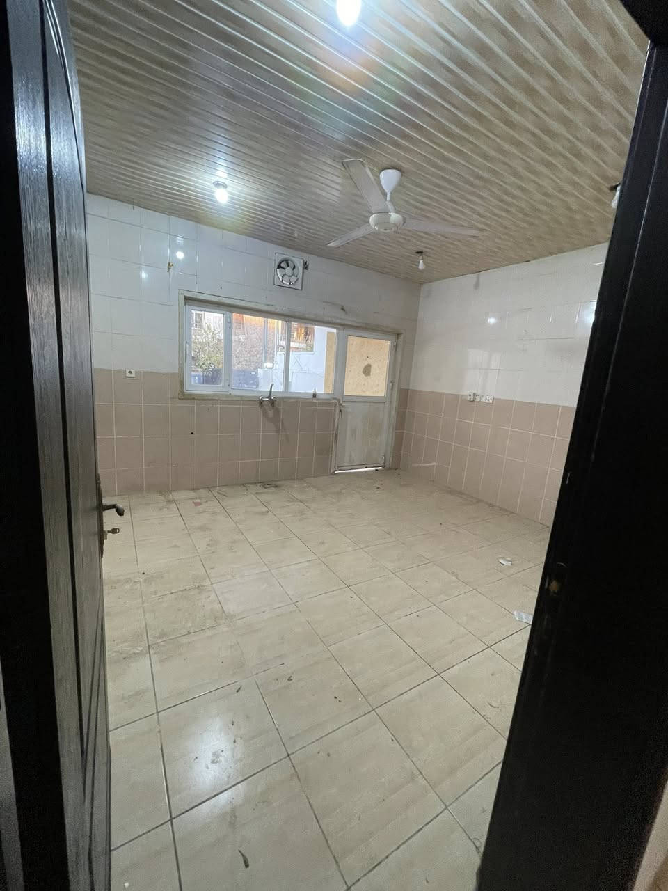 منزل  للبيع في #مجمع منارة #داخل مركز مدينة اربيل– 

📏 #المساحة:200متر 
🔹 يتكون من:
🛏️استقبال و2غرفة نوم
🛋️ هول واسع
🍳 مطبخ
🚿 صحيات

📜 البيت طابو – يسجل باسم أي شخص يحمل الجنسية العراقية 🇮🇶

📞 للاستفسار اتصال أو واتساب:
***********
***********

📲 لمشاهدة بقية العروض مع ذكر الأسعار، انضم إلى قناتنا على التليجرام عبر الرابط التالي
https://t.me/aqarathavalan
لوكيشن مكتب في حي هفالان
قرب مطعم باب حارة(شركة خطاب عقاري )
https://maps.google.com/?q=36.193382,44.049290 📏
