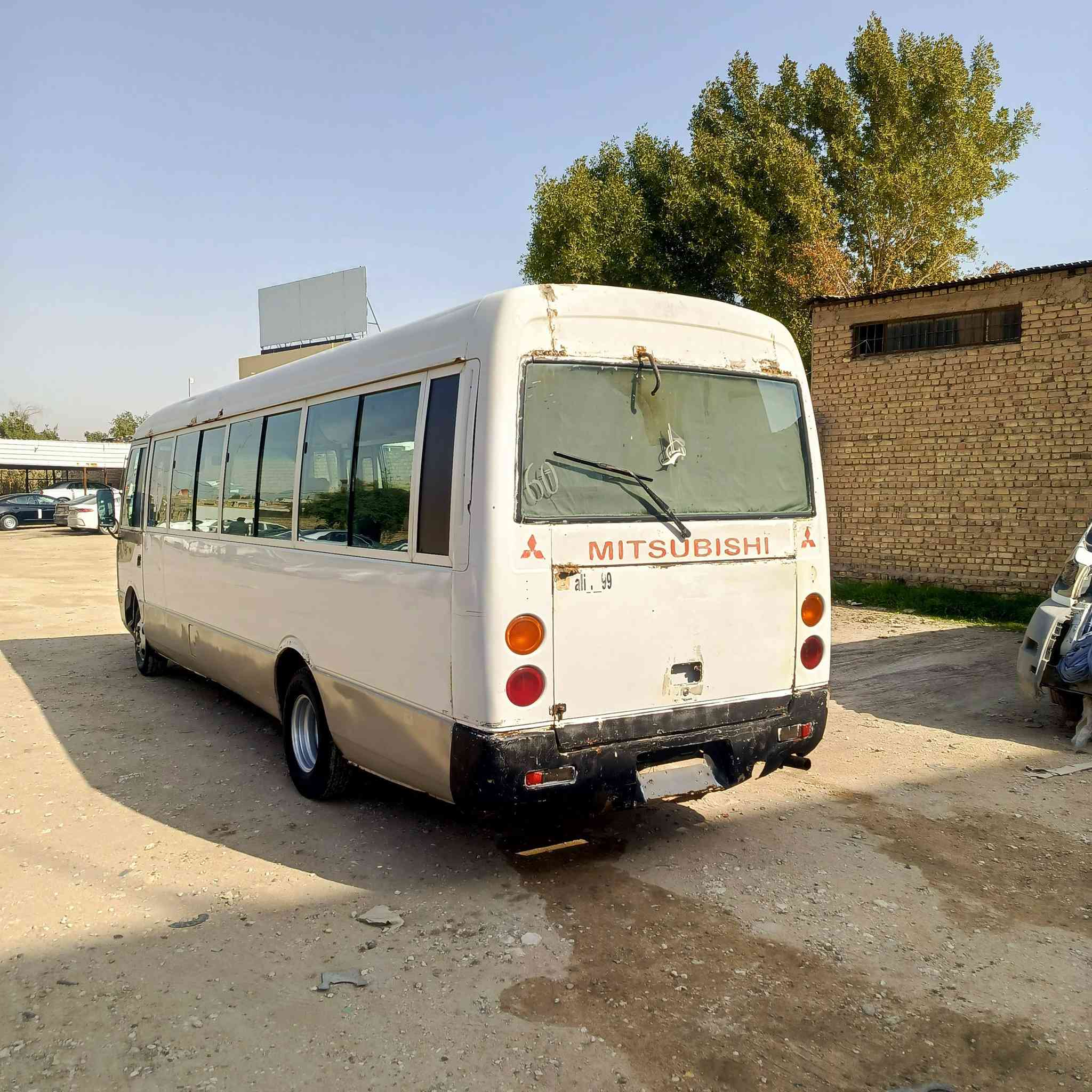 سلام عليكم من رخصة صاحب الكروب /كوستر روزه 2001سياره حلوة سياره جاهزه رقم انكليزي تحويل ثاني يوم بصره تخم تاير جوبلس سعر خاص مكان سياره سماوة الرقم ***********
