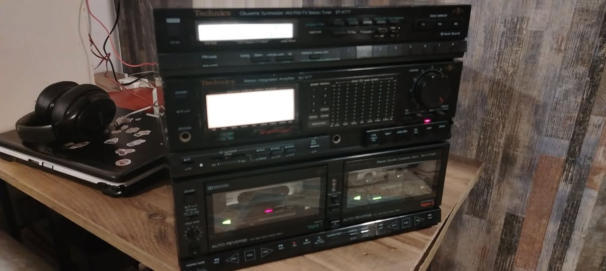 سستم تكنكس ياباني ٣ قطع امبلي فاير مع داك مسجل دبل كاسيت قلاب مع راديو كهرباء ١١٠ بدون محوله وسماعات ٥٠ الف


**إذا كنت صاحب هذا الإعلان وتريد حذفه لأي سبب، رجاءا أرسل رسالة إلى الدعم الفني**