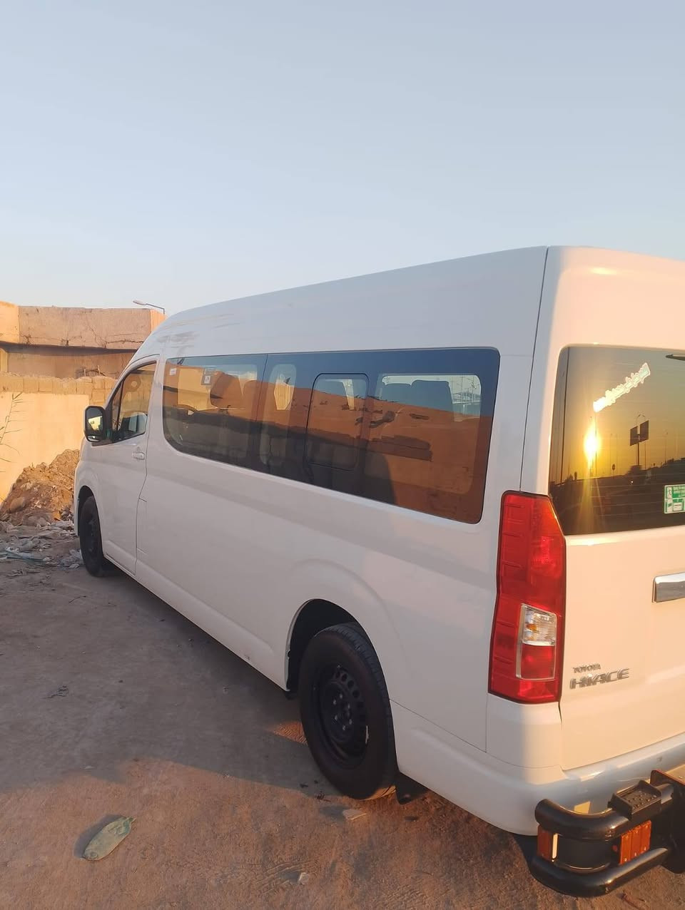 مكلف بلنشر هايس موديل 25فول مواصفات اوتماتيك السياره جاهزه من كلشي دوشمه تحوير كشنات دروعه ماشيه ٢٠ الف بعدها ضمان ساز رقم أربيل مكان السياره بصره السعر خاص ***********
