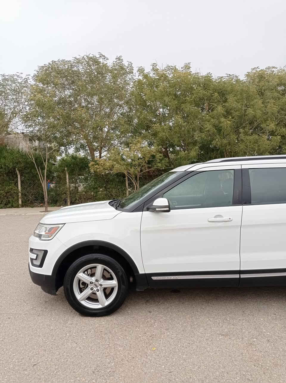 FORD EXPLORER 2017
بِسْمِ اللهِ الرَّحْمَنِ الرَّحِيْم 
عربي / كوردی 
عربي 
فورد اكسبلور موديل ٢٠١٧ وارد امريكي واحد قطع صبغ بدون دواخل ماشي ( 112 ) ألف ميل محرك ممفتوح رقم سليمانية سيارة جاهزة و بدون نقص .

المحرك : ٦سلندر - حجم : ٣٥٠٠ - قوة : ٢٩٠ حصان 🐎 

مواصفات ( 4WD )
١-دبل اكسل 
٢-٧راكب 
٣-لایت زنون 
٤-حاسة
٥-لايت أوتو 
٦-٣مقعد تبريد 
٧-قفل تلقائي 
٨-فوليوم
٩-جام أوتو 
١٠-بصمة
١١-٤مود قيادة 
١٢-تحدید سورعة
١٣-كشن كهرباء
١٤-بلاجکتور 
١٥-بگلايت ليد 
١٦-كاميرا
١٧-گير شفط 
١٨-فتح تلقائي
١٩-كود أبواب 
٢٠-لايت ليد 

مكان : كلار - سليمانية 
سعر : ( ١٧٥ ) ورقة 💸 
رقم تلفون : 
       واتساب 
          📥
 ( *********** )

 ( *********** )

كوردی 
فۆرد اکسپلۆرا مۆدێل 2017 ئەمریکی یەک پارچه بۆیاخ بێ ناوگرتن ( 112 ) هەزار ميل ڕۆیشتوە مەکینەی نەکراوەتەوە ڕەقەم سلێمانی سەیارەیەکی خاوێن و بێ مەسرەفە .

مەکینە : 6بستن - قەبارە : 3500 - هێز : 290hp 🐎

مواسفات ( XLT + 4WD )
1-دەبڵ اکسڵ
2-تەحدید سورعە 
3- 7نەفەری 
4- لایت زینۆن 
5-ڤۆلیۆم 
6- 3مەقعەد تەبريد 
7- لایت ئۆتۆ 
8-جام ئۆتۆ 
9-کوشین کارەبا 
10- 4مۆد لێخوڕین 
11-قۆفڵ حاسە
12-حاسە 
13-بەسمە
14-بلاجکتۆر 
15-بەگلایت لید 
16-کامێرا 
17-کردنەوەی زیرەک 
18-بەگلایت لید 
19-کۆدی دەرگا 
20-گێڕ شەفت 

شوێن : کەلار ـ سلێمانی 
نرخ : ( 152 ) گەڵا 💸 
ژ.م :   واتساب
            📥 ( *********** )

                  ( *********** )
