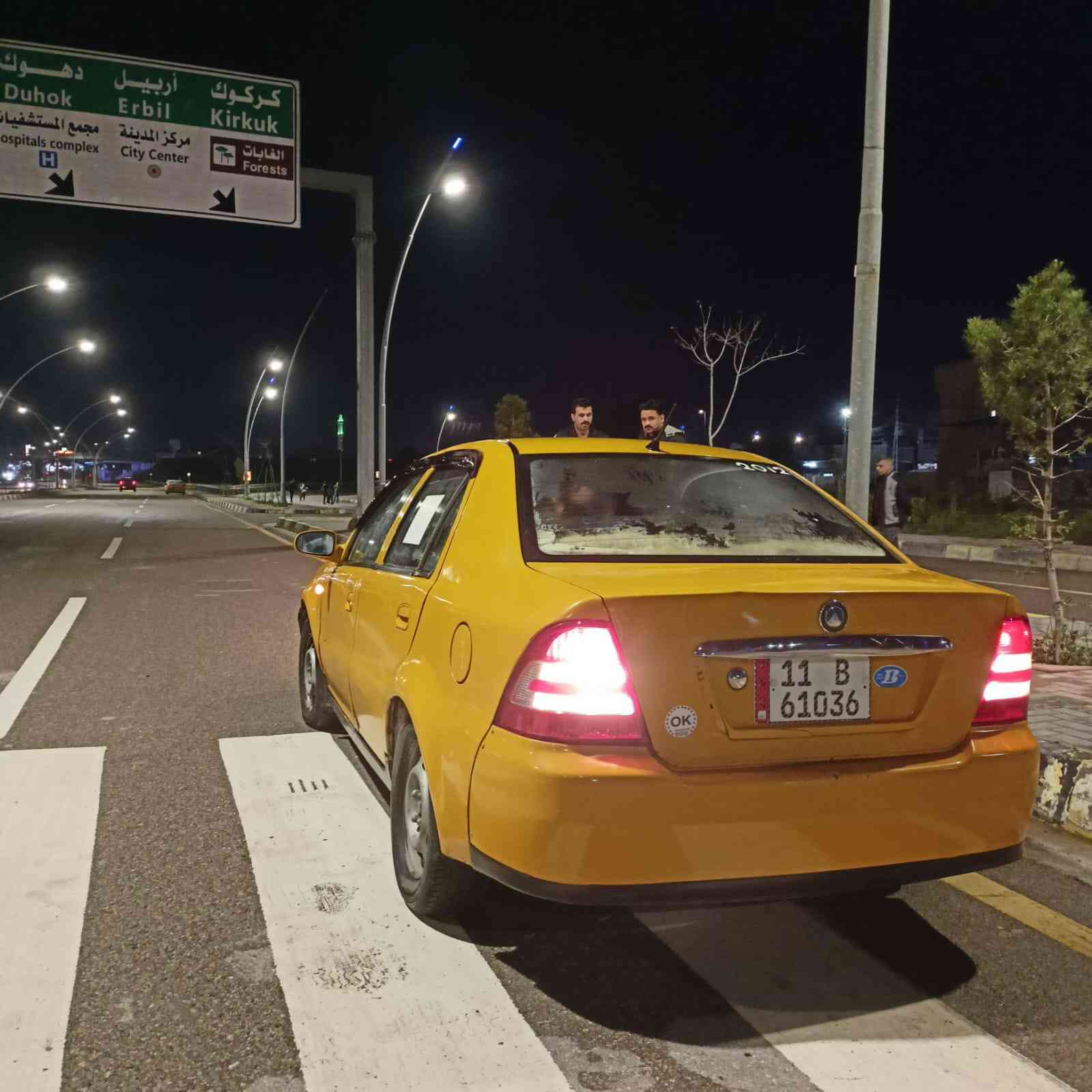 سيارة للبيع هئية غرامات صفر سيارة بسمي تريد تحويل وكاله اني حاضر سنوية ال31 رقم مصطرةة
بيها ضربة بجاملغ الخلفي سيارة جاهزة عل شارع وصبوغه جمالية 
السعر 36ورقة***********
