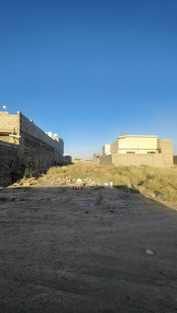 🌟 عِرض عقاري جديد ومميز من مكتبنا:

​🏡 النوع: نصف قطعة أرض (للبيع)
📍 الموقع: في جمعية الإمام خلف فوج العدالة
📐 المساحة: 125 متر مربع
🔴 الخدمات: تتوفر ماء إسالة و كهرباء و مجاري و مدرسة مقابلة للقطعة و مستقبلاً مركز صحي و متنزه 

​💰 السعر: 29 مليون دينار + معاملة التحويل علينا فقط! (سعر لقطة)
​📞 للاستفسار والتواصل أو لمعاينة العقار، يسعدنا استقبالكم في:
🏢 مكتب الرحمة | الكائن على شارع السيد محمد (ع)
📱 أو الاتصال مباشرة على الأرقام التالية:
​وسام أبو علي: ***********
​علي: ***********
​أهلاً وسهلاً بالجميع 🤝
