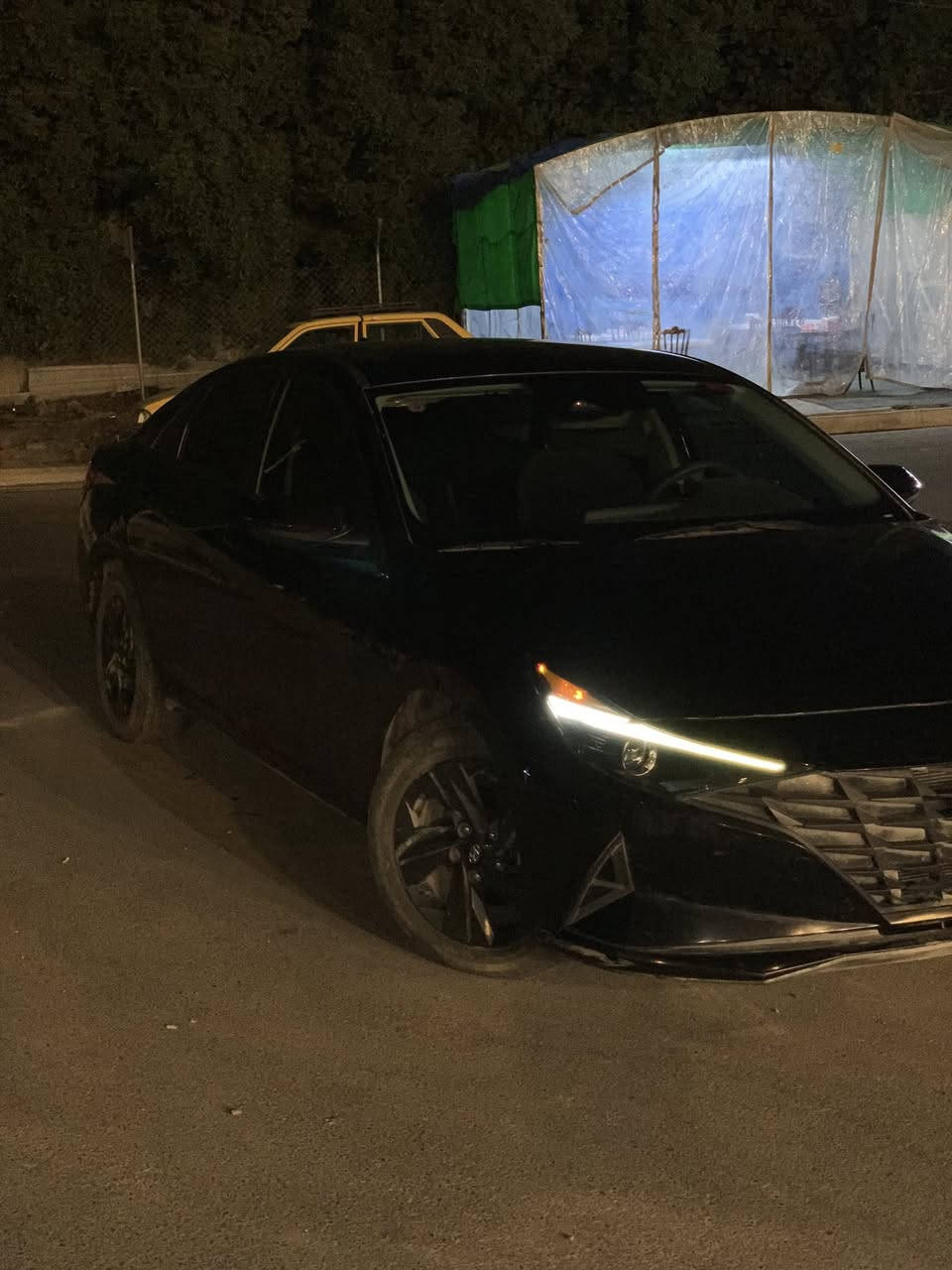 السلام عليكم
النترا لون اسود 
مواصفات sel معروفه
فول عدا فتحه وجلد
سياره بدون رقم دخول جديد تترقم كل المحافظات
منفيس موجود
حادثها قطعه وحده فقط وباب يعني حادثها يخبل بدون اي دواخل
باقي السياره مكفوله وحلوه بالحقيقه تجي وتشوف احولك كبل وتروح ترقم ماعليها شي ماناقصها شي
كلشي جديد بيها اي استفسار راسلني واتساب
سعرها 150 وبيها مجال بسيط
***********
