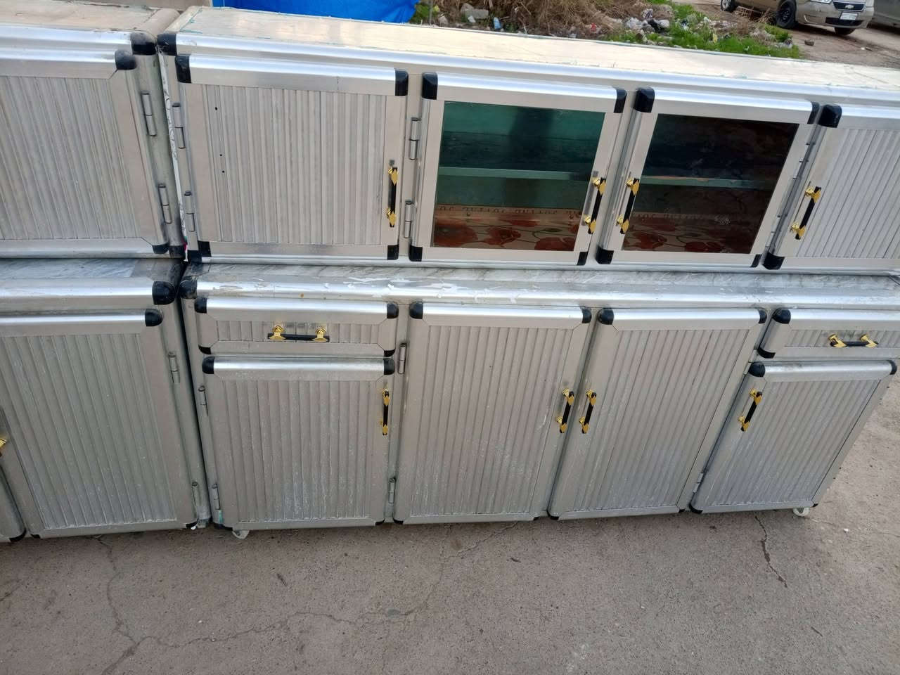 مستعد لشراء الكاونترات التعبانه والنظيفه .
متاح 
كاونتر المنيوم 5 قطع شغل ثقيل .يعوزه غسل فقط .السعر 450 الف .الارضي والزاويه 3 متر و75 سم .والسنك والزاويه 225 سم .العنوان قادسيه 2 قرب جامع ذياب العراقي 
***********
***********
متوفر واتساب
