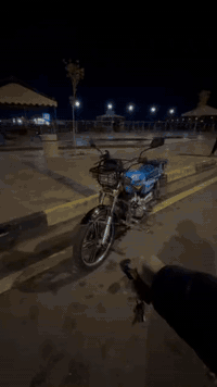 سيفان رقم وسنوية باسمي دراجه كلش نضيفه تشيغل عن بعد سلف بصمه كلو شغال  السعر 1875 الاتصال ***********
