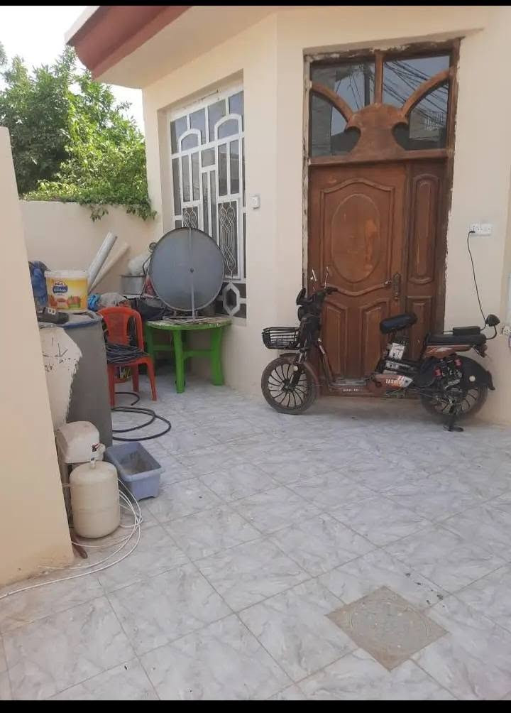 دار في حي الصحه مساحه 150متر سند 25
3 غرف نوم
يبعد عن الكورنيش 150متر تقريبا
خلف مسبح السندباد
***********
