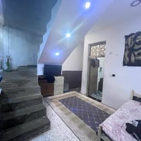 للبيع بيت  مساحه 100م طابق واحد حي الكوفه  يبعد عن اسواق ادم 5 افرع  و...