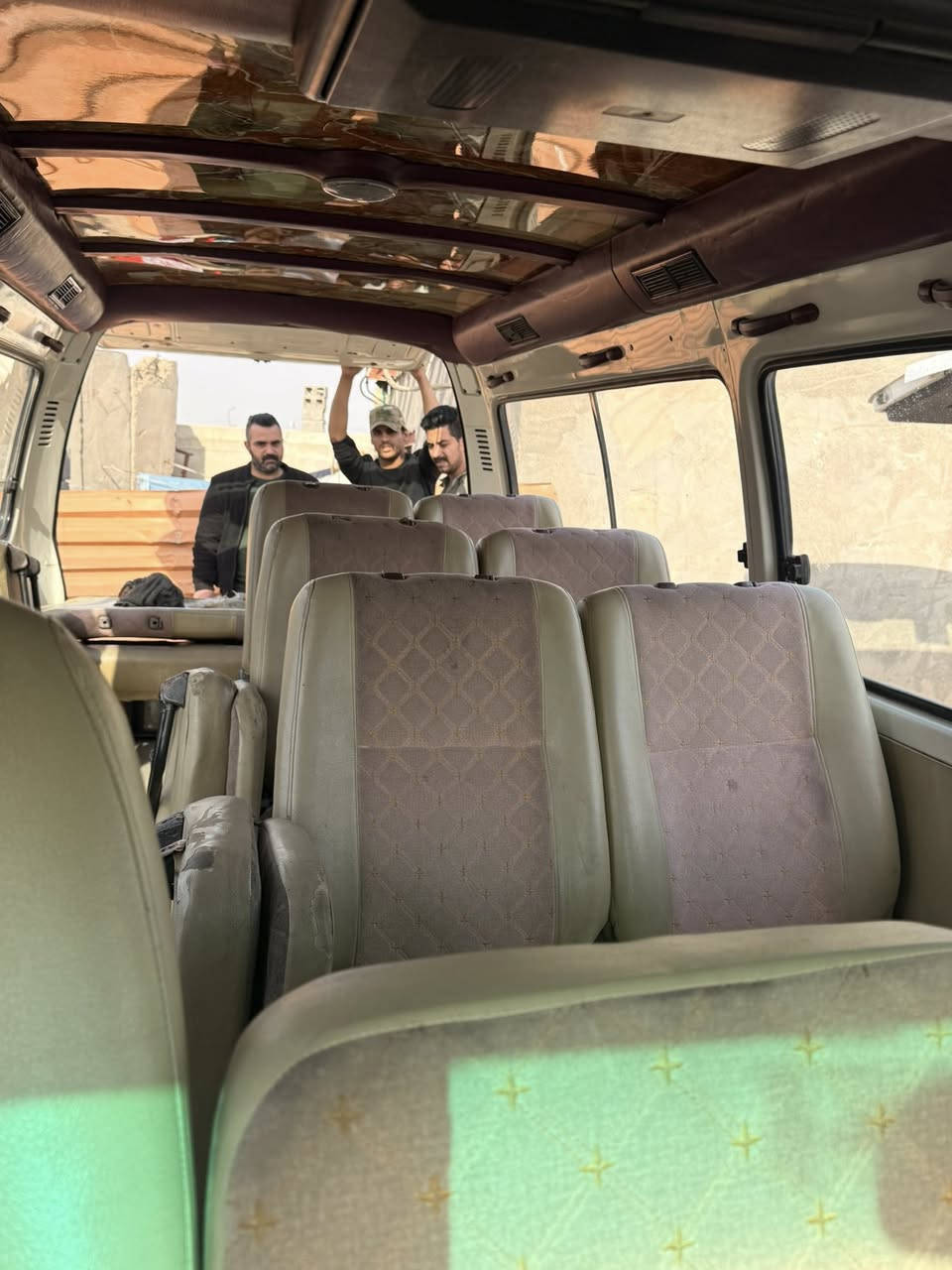 سلام عليكم كيه فتون الوان البيع موديل 2015 سياره مكينه كير اكسن مكفولات مكان مدينت الصدر ستفسار  ***********
