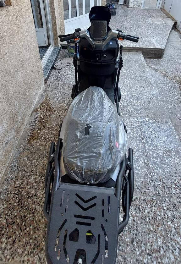 السلام عليكم …..
دراجه شحن نوع (صاعقه) 

اخذته قبل فتره قليله 

الدراجه نضيفه وكفاله عامه من كلشي 

مواصفات..:

بطاريات عدد 6 كباار مسطره  

ملف 2500 

شاحنه اصليه 

شاشه اعطال

عداد سرعه ديجتال

نضام بارك P

نضام رجوع بگ R 

نضام نزول منحدرات 

مانع انزلاق 

نظام تصليح اعطال TCL 

مساحه تخزين واسعه 

الدراجه جديده 

وبيه بعد مواصفات هواي 

سعر الدراجه مليون 

 وبيه مجال بسيط 

***********
