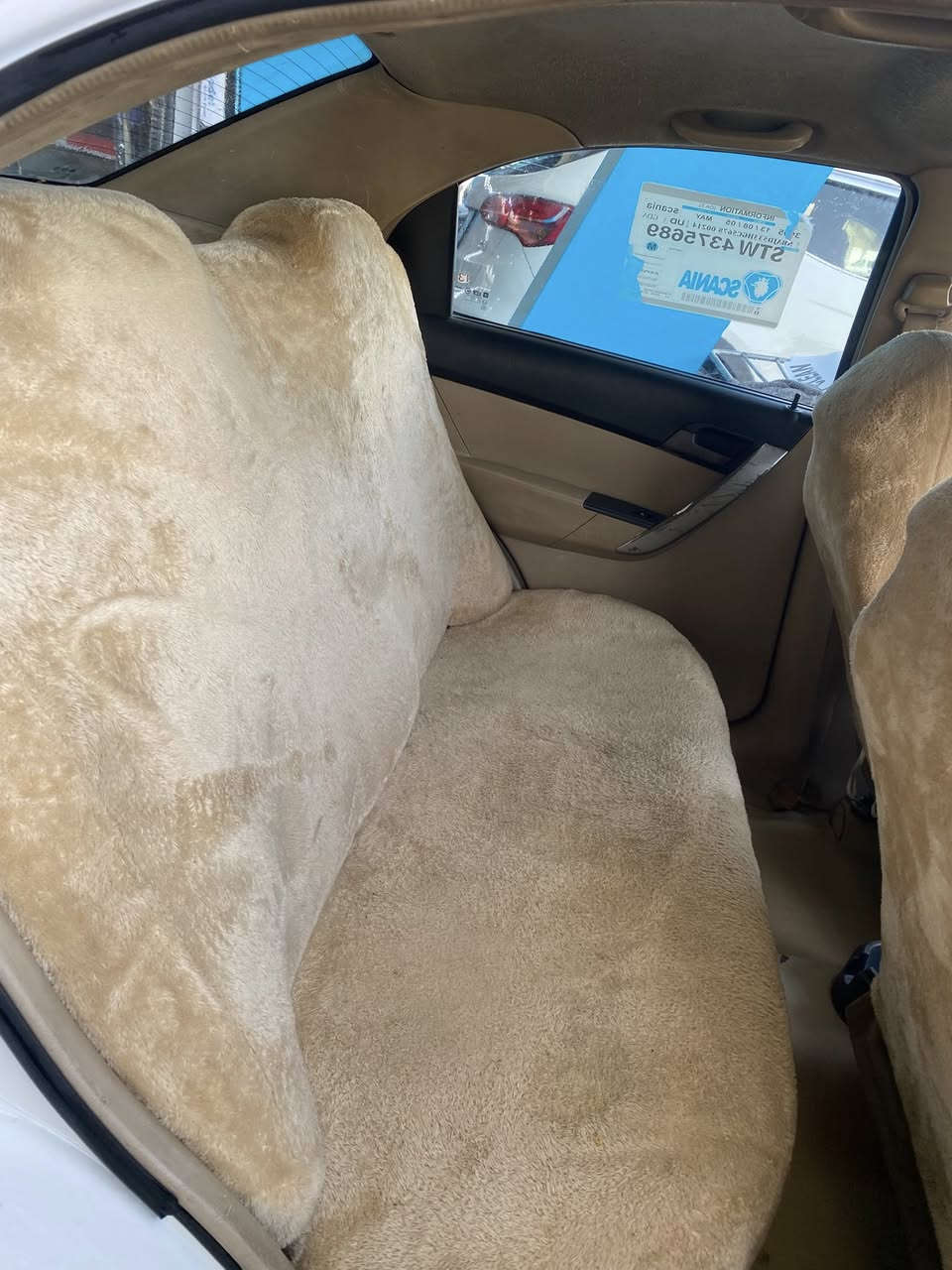 السلام عليكم موديل ٢٠١٠ بسمي مكفوله من الضربه بس باردات بيها السعر ٧٠ وبيها مجال  رقم ***********
