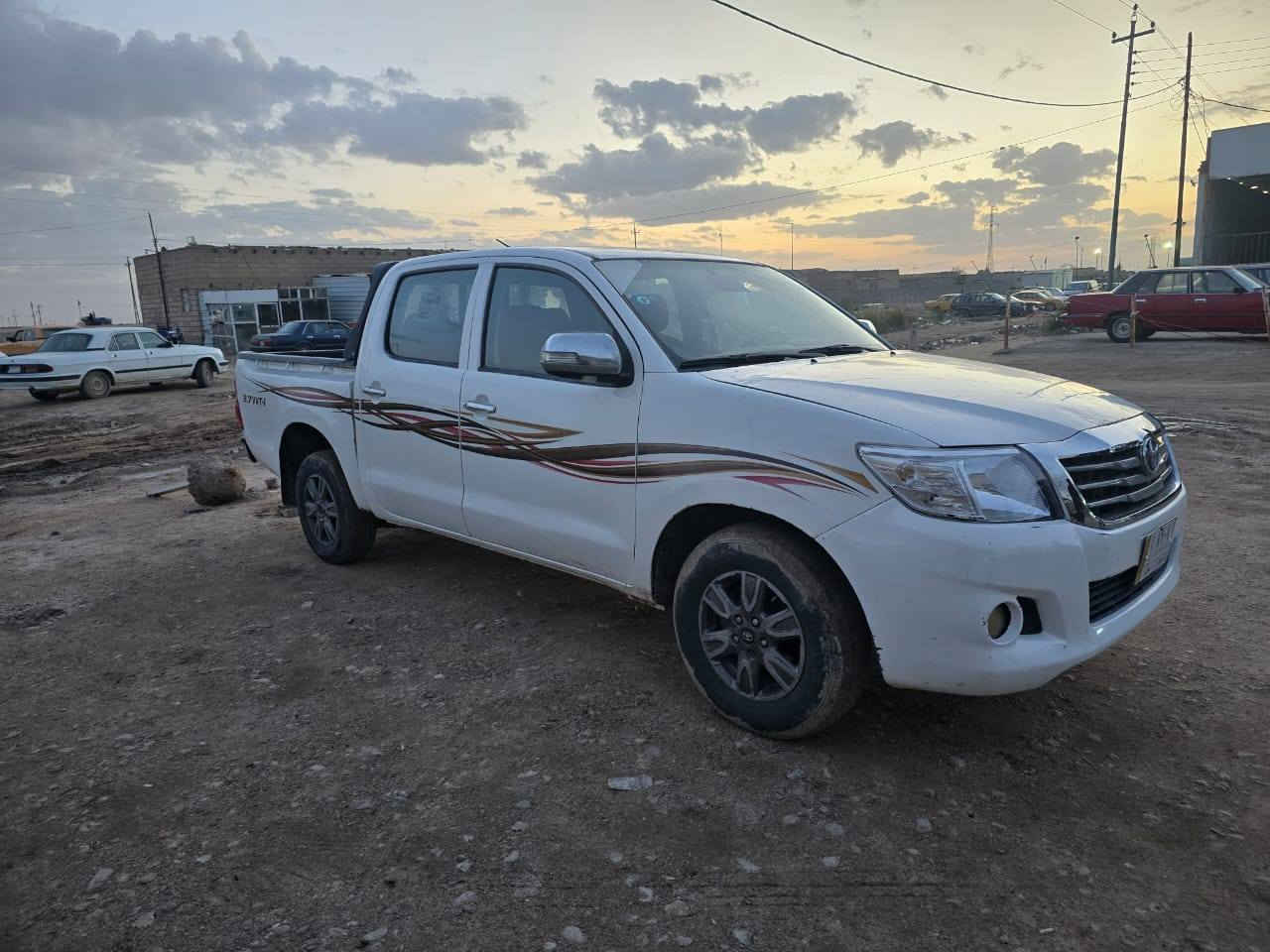 تويوتا فلاونزه 2013كير عادي رقم ذي قار تحويل مباشر مكفول من الضربه القويه والكلبه والكصه والصبغ  والعيب الشرعي جاهزه مكينه كير تبريد حداده تخم تاير سياره نضيفه مال جناي السعر 147بيه مجال بسيط مكاني ناصرية سوق الشيوخ ***********
