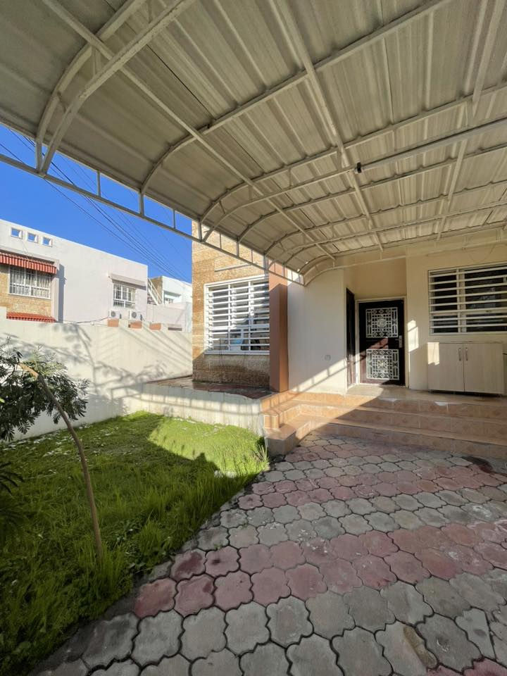 ‎بيت  / للإيجار مؤثث 
📍 الموقع: مجمع أندازياران – بالقرب من مدينة ألعاب ماجدي لاند
📏 المساحة: 160 متر مربع
🏢 الطوابق: طابقان
🛏️ الغرف: 3 غرف نوم
🪟 الإضافات: شرفة (بالكون) وإطلالة مميزة

📞 للاستفسار: [***********]
---

  خانوو/ کرێ بەناوماڵ
📍 شوێن: گەرەکی ئەندازیاران – نزیک شاری یاری ماجدی لاند
📏 مساحە: 160 متر
🏢 تەکڕا: دوو طابق
🛏️ ژوورەکان: 3 ژوور نوستن
🪟 زیادەکاری: بالکۆن و شوێنێکی ئارام بۆ دانیشتن

📞 بۆ زانیاری زیاتر پەیوەندی بکە بە: [***********]
