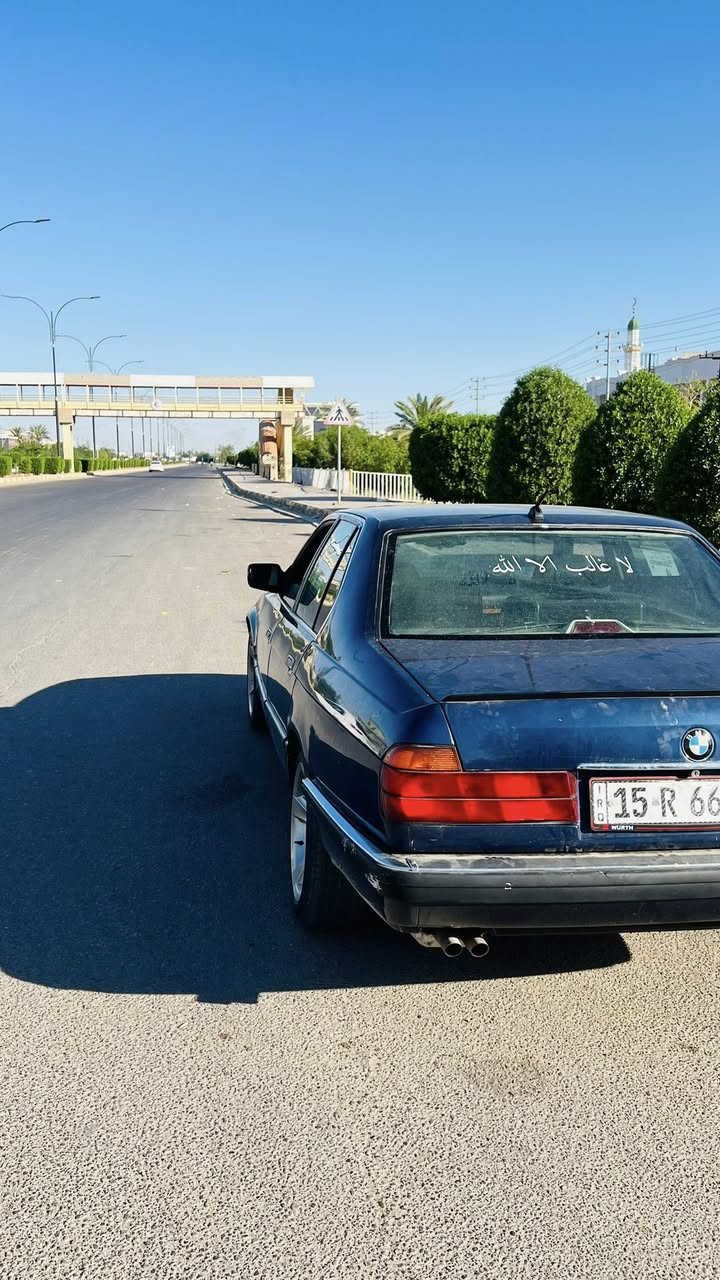 سلام عليكم BMWموديل 1991 735اصل سنويه ل29 كير ومكينه بشرط صدر جديد سياره بلاديه بدون ضربه دبل ايرباك غرفه جديده نفس ما موضح بل فديو وسياره ما غاسلها مكان الانبار خالدية السعر 50 وبيها مجال لشراي يتصل ***********
